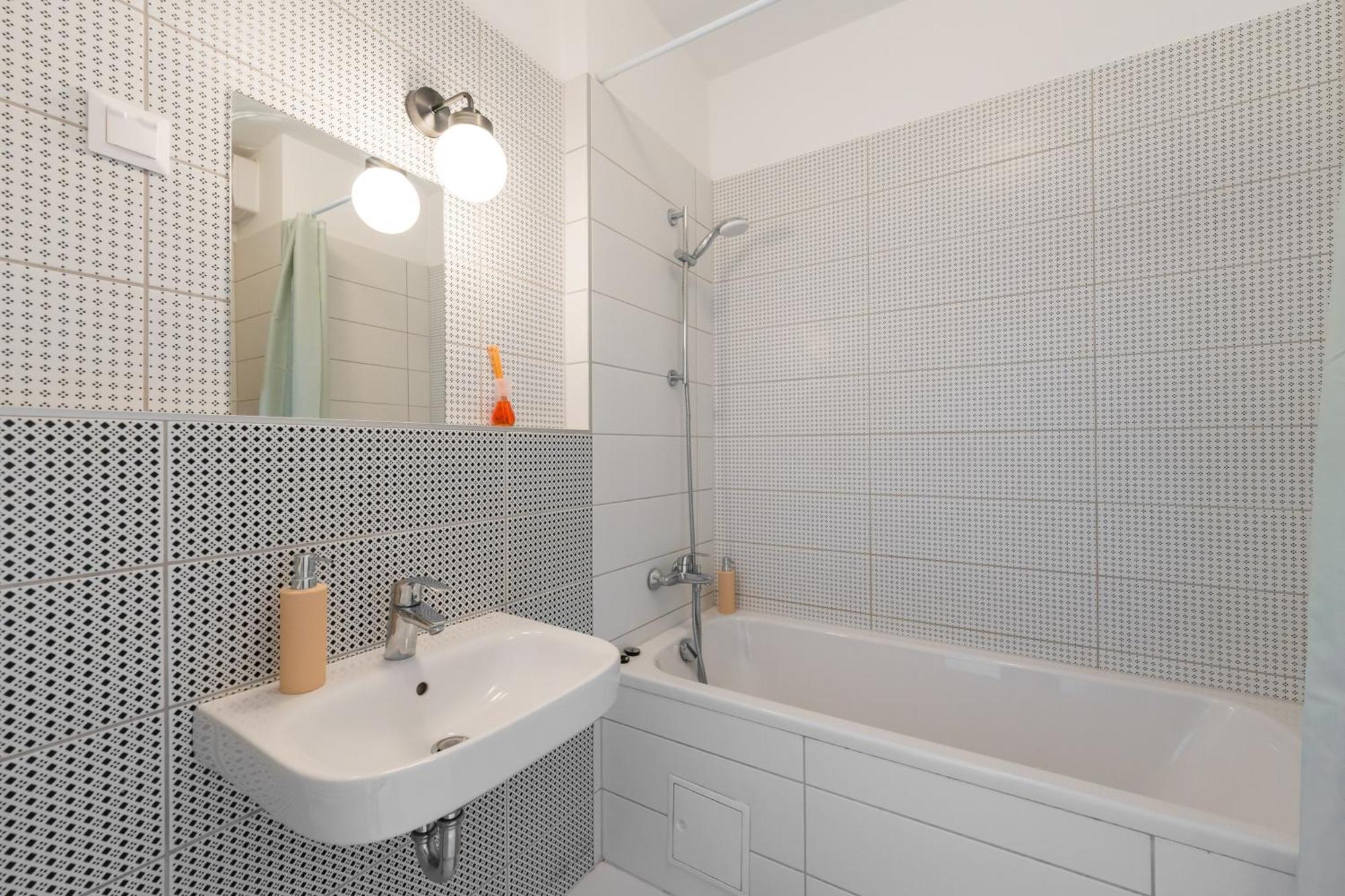 Brand New Modern Apartment-2 Rooms-Balcony-Garage Budapest Esterno foto